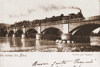 Alba, Ponte sul Tanaro in una cartolina d'epoca (Collezione Antonio Buccolo)