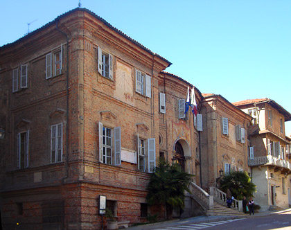 Bra, Municipio