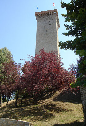 Murazzano, torre medievale,